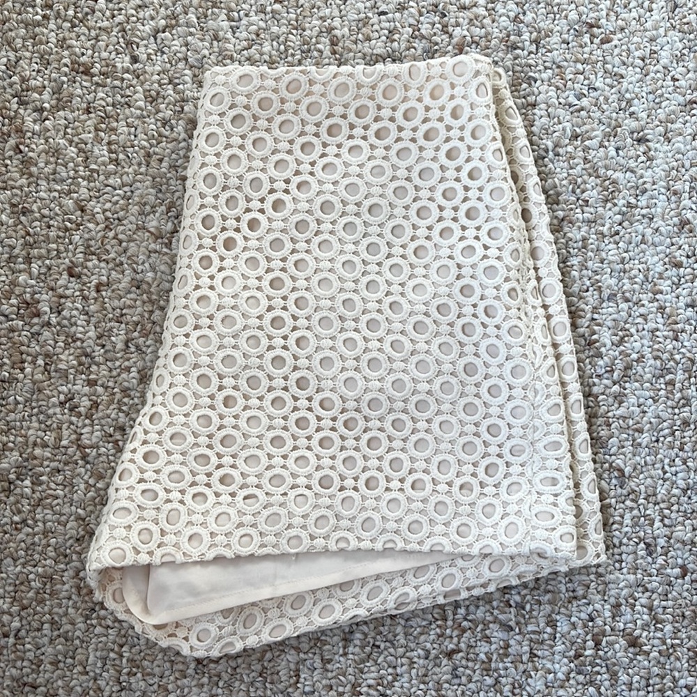 NWOT Banana republic, crochet lace shorts